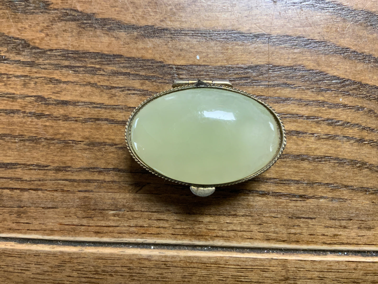 Vintage trinket / pill box